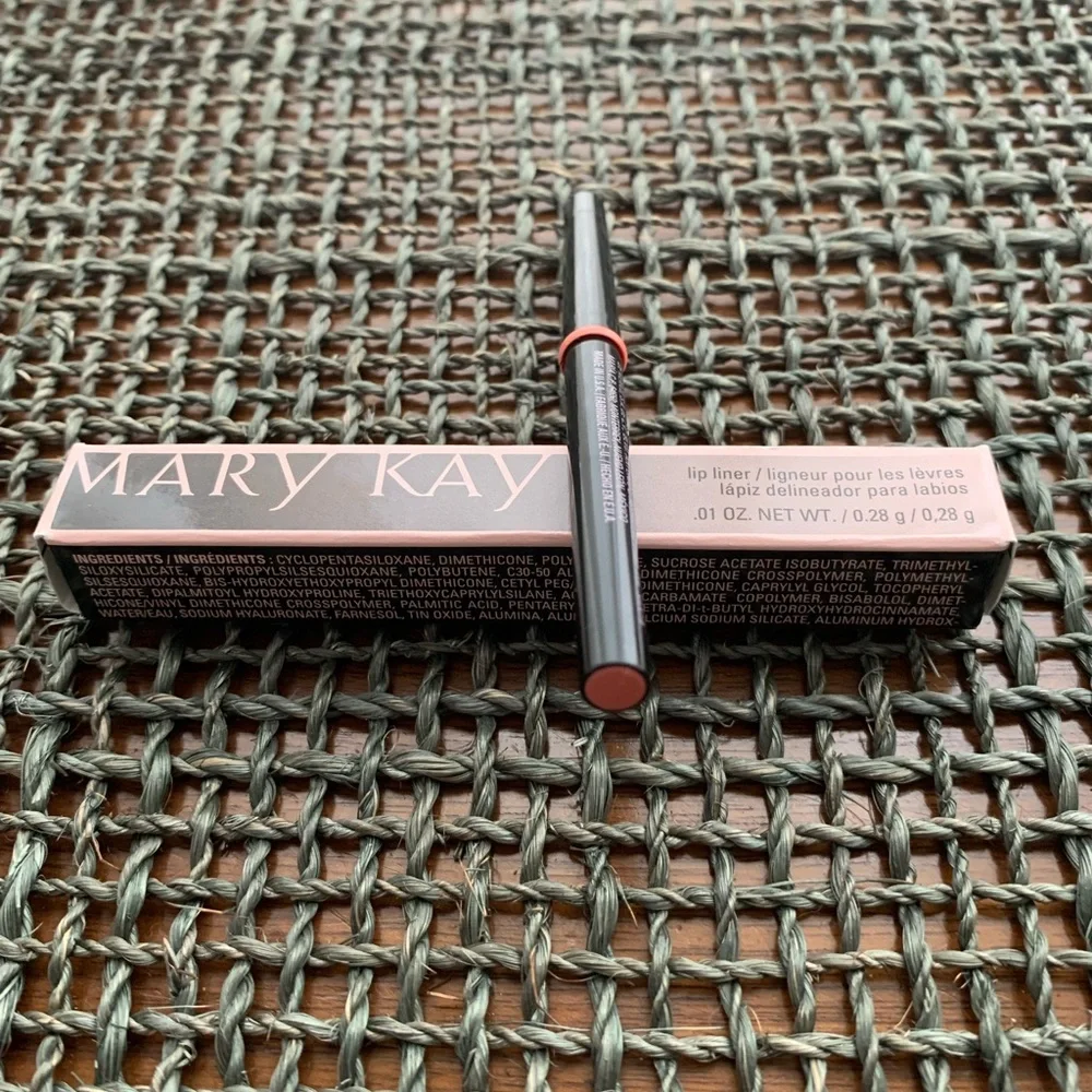 Mary Kay NIP Coral Lip Liner - Picture 6 of 6